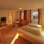 Sonnleiten - Guggerhof - Sonnenwies Maison d'hôtes 4*